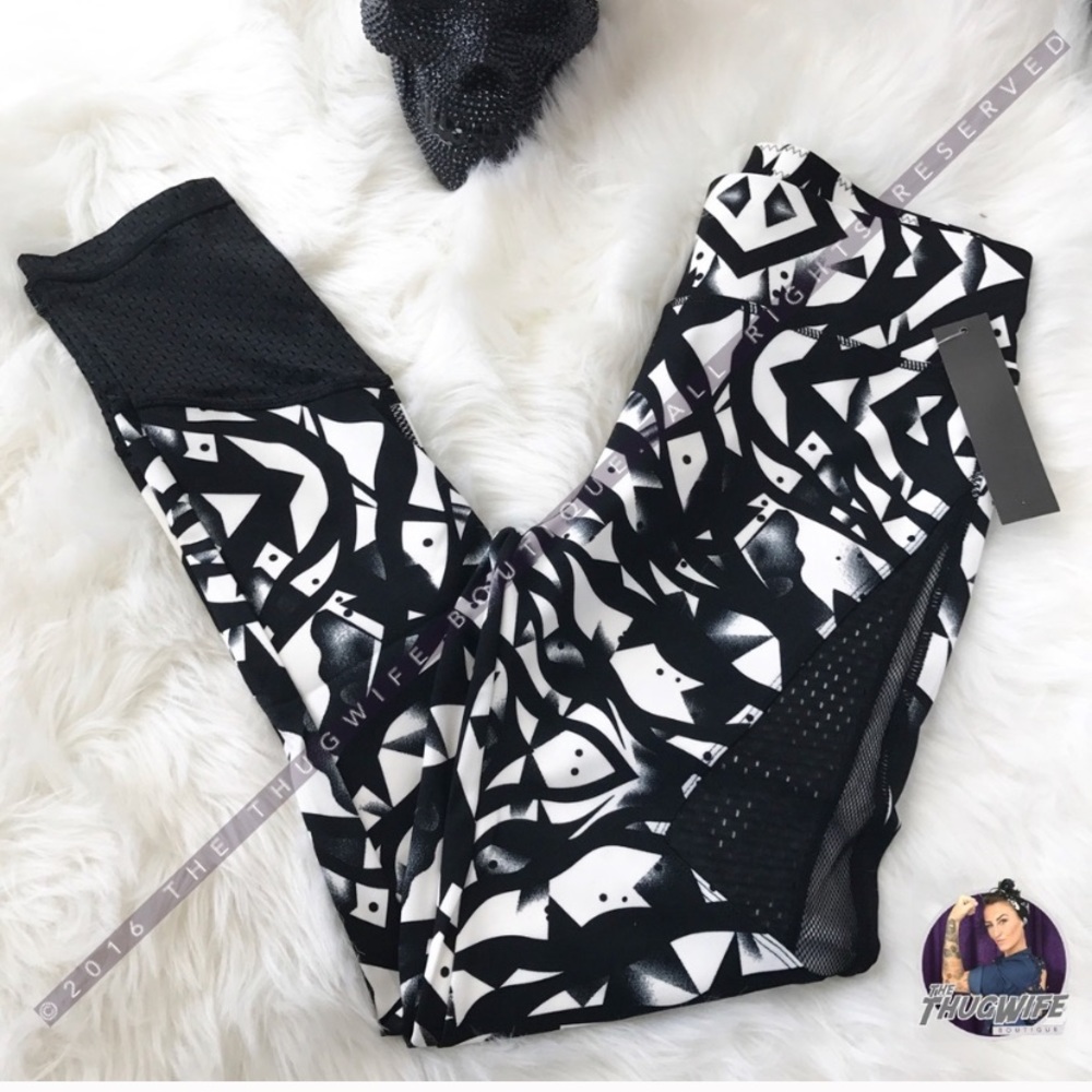 B&W swirl mesh cut out leggings, size S, EUC